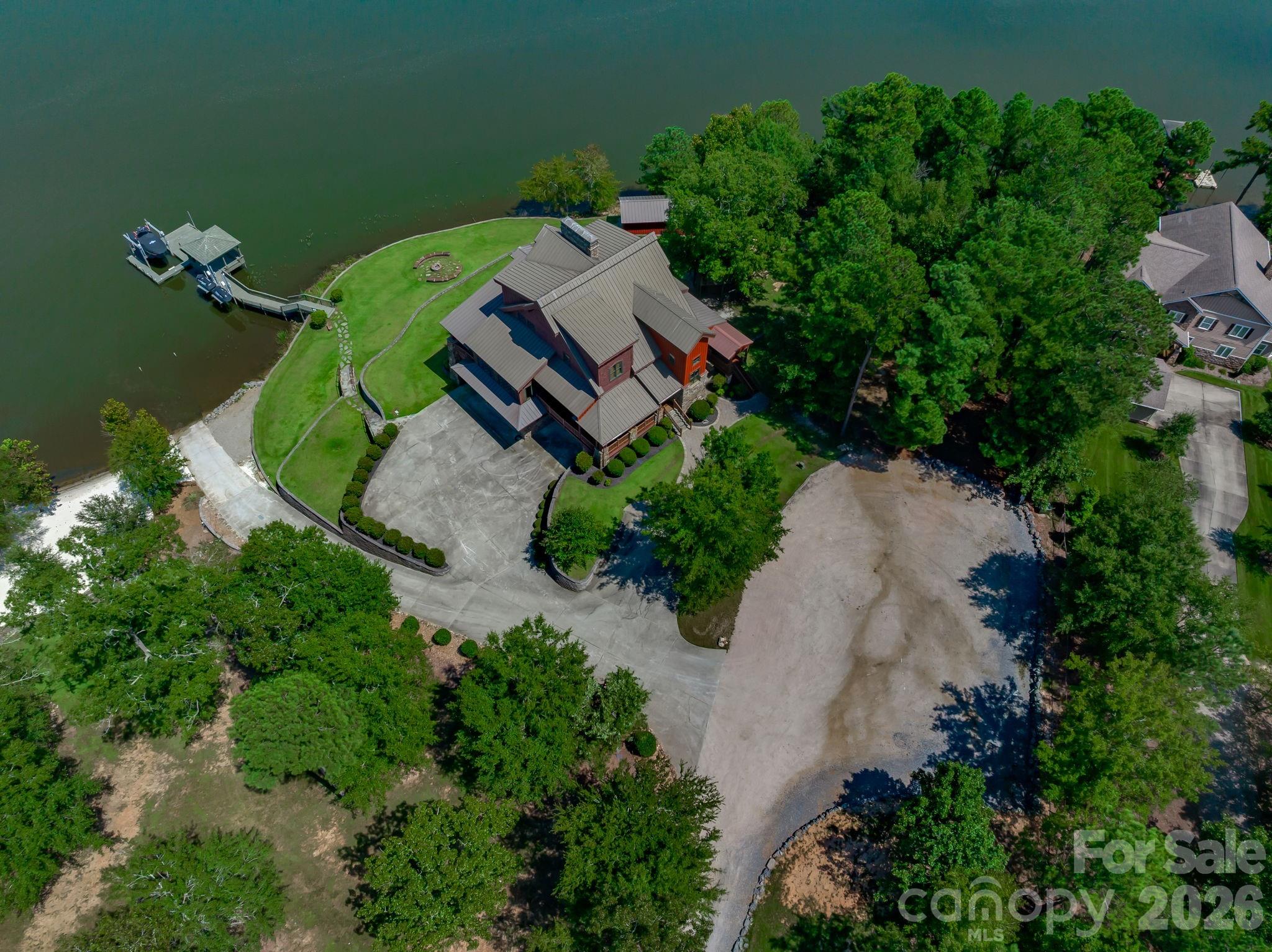 197 Smooth Rock Point — Ridgeway