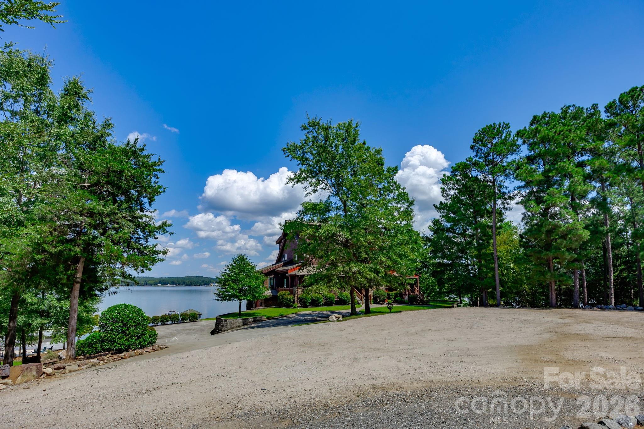 197 Smooth Rock Point — Ridgeway