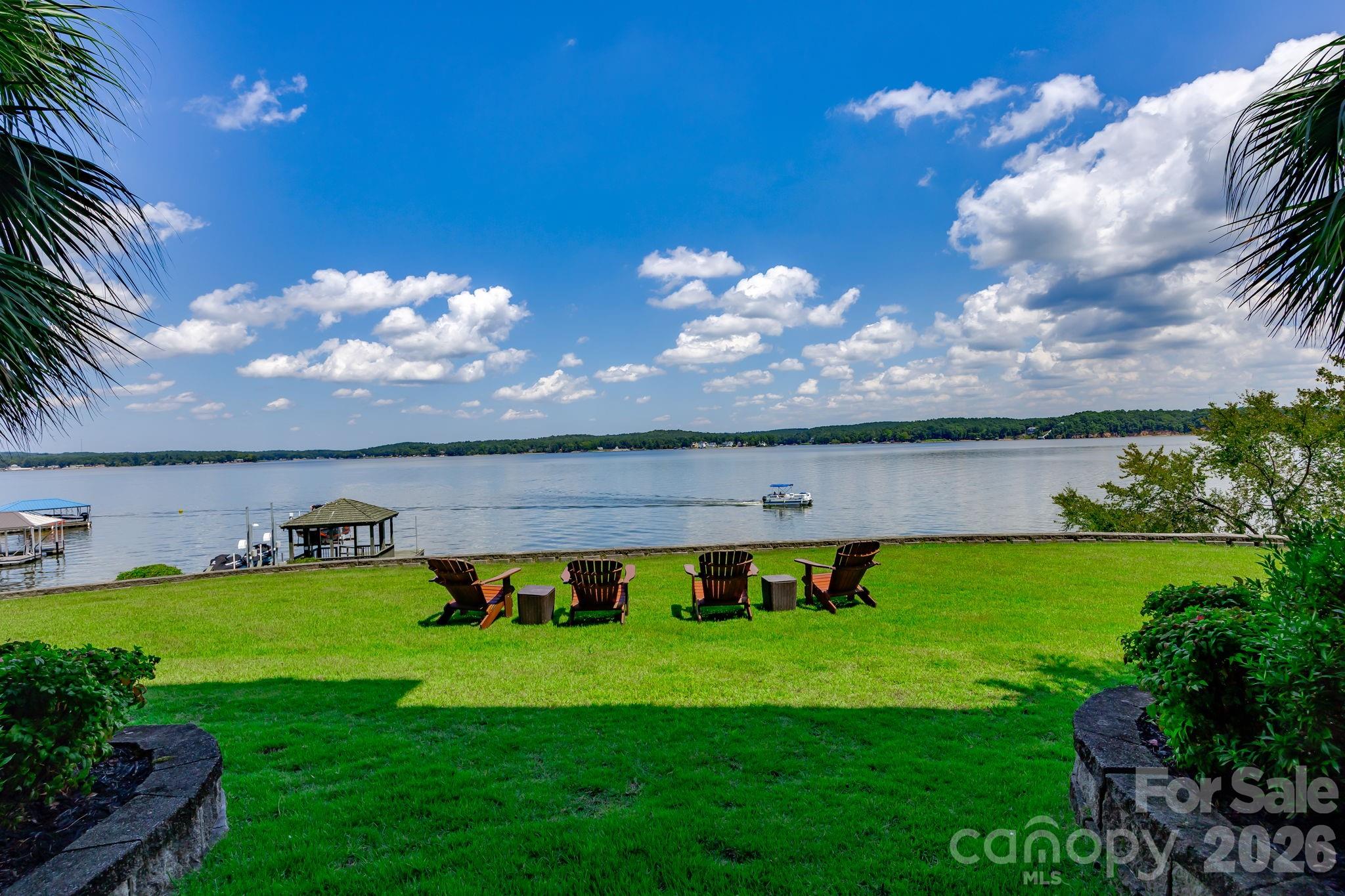 197 Smooth Rock Point — Ridgeway
