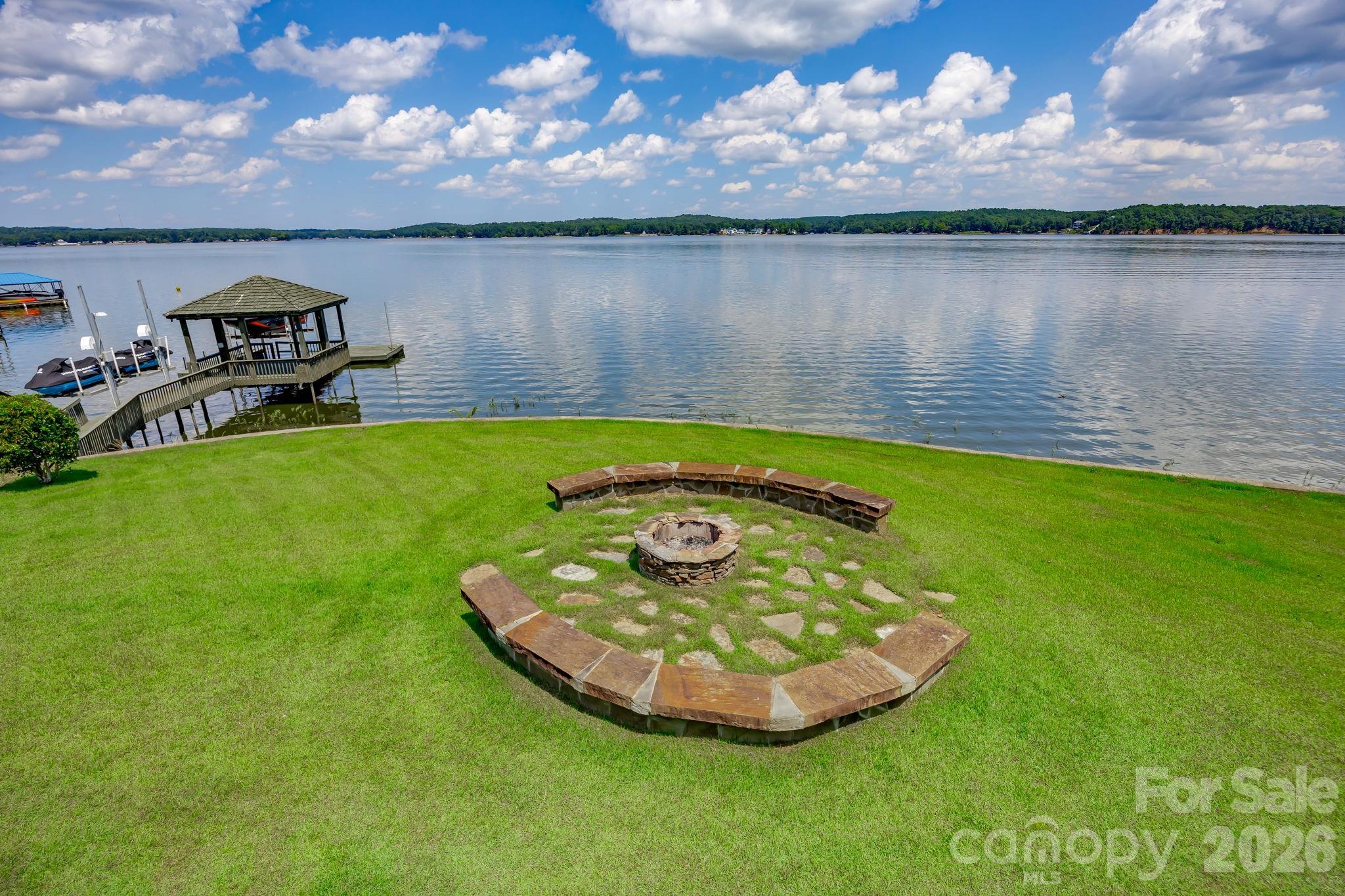 197 Smooth Rock Point — Ridgeway