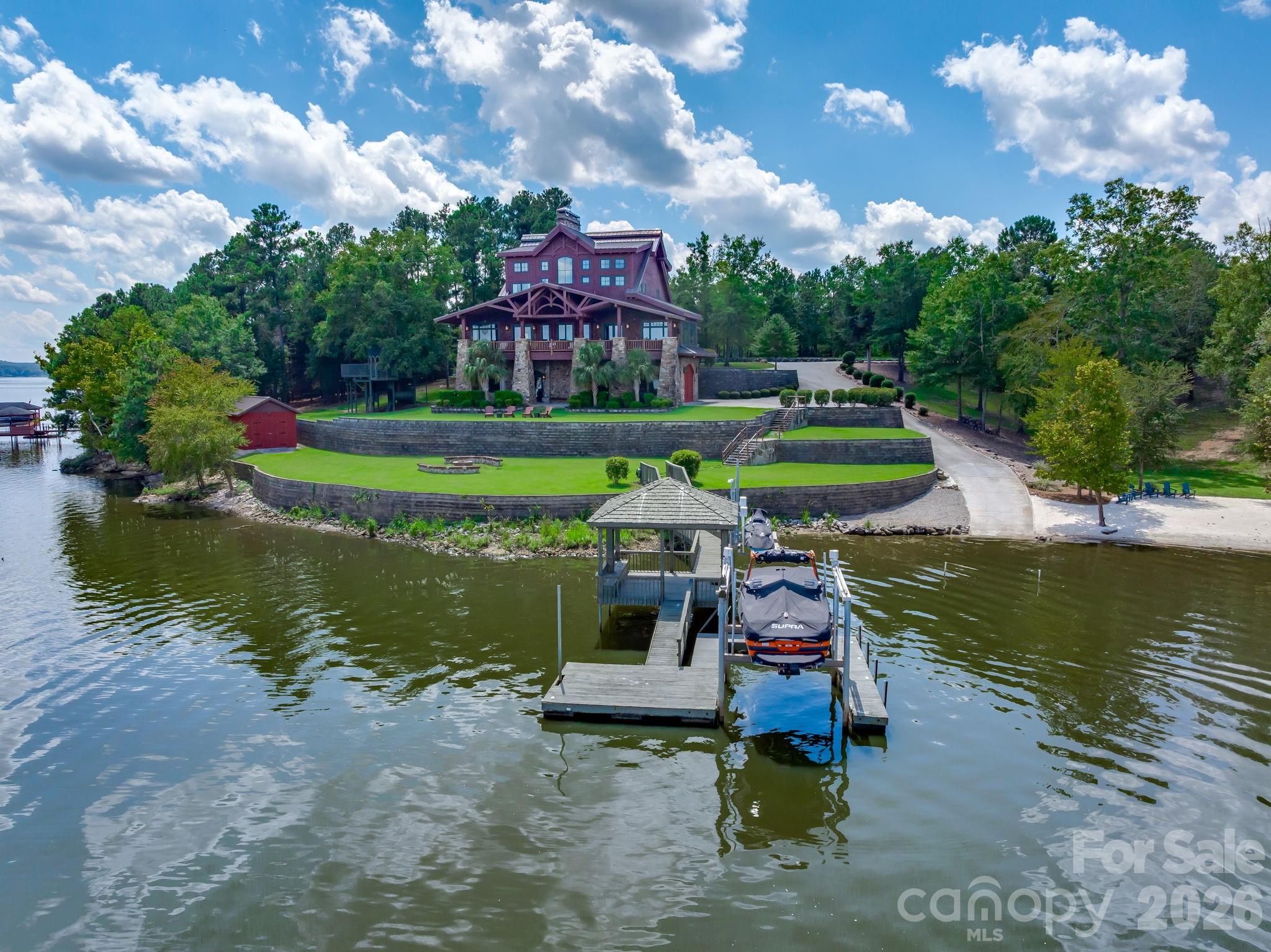 197 Smooth Rock Point — Ridgeway