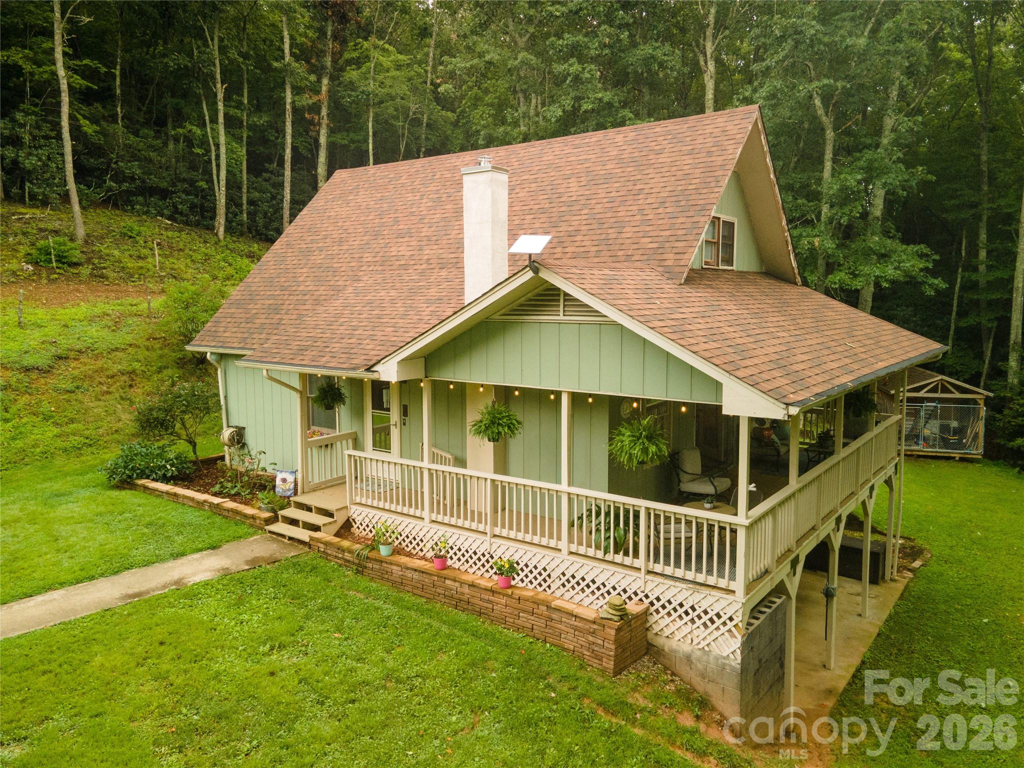 426 Meadowood Lane — Burnsville