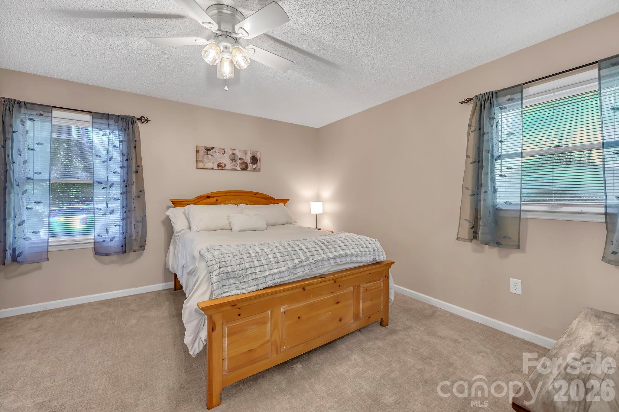 426 Meadowood Lane — Burnsville