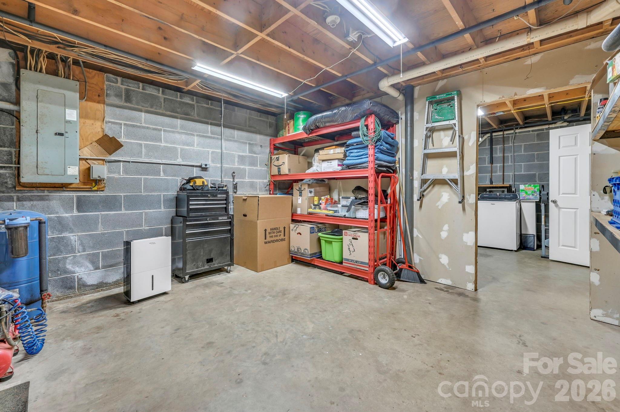 426 Meadowood Lane — Burnsville