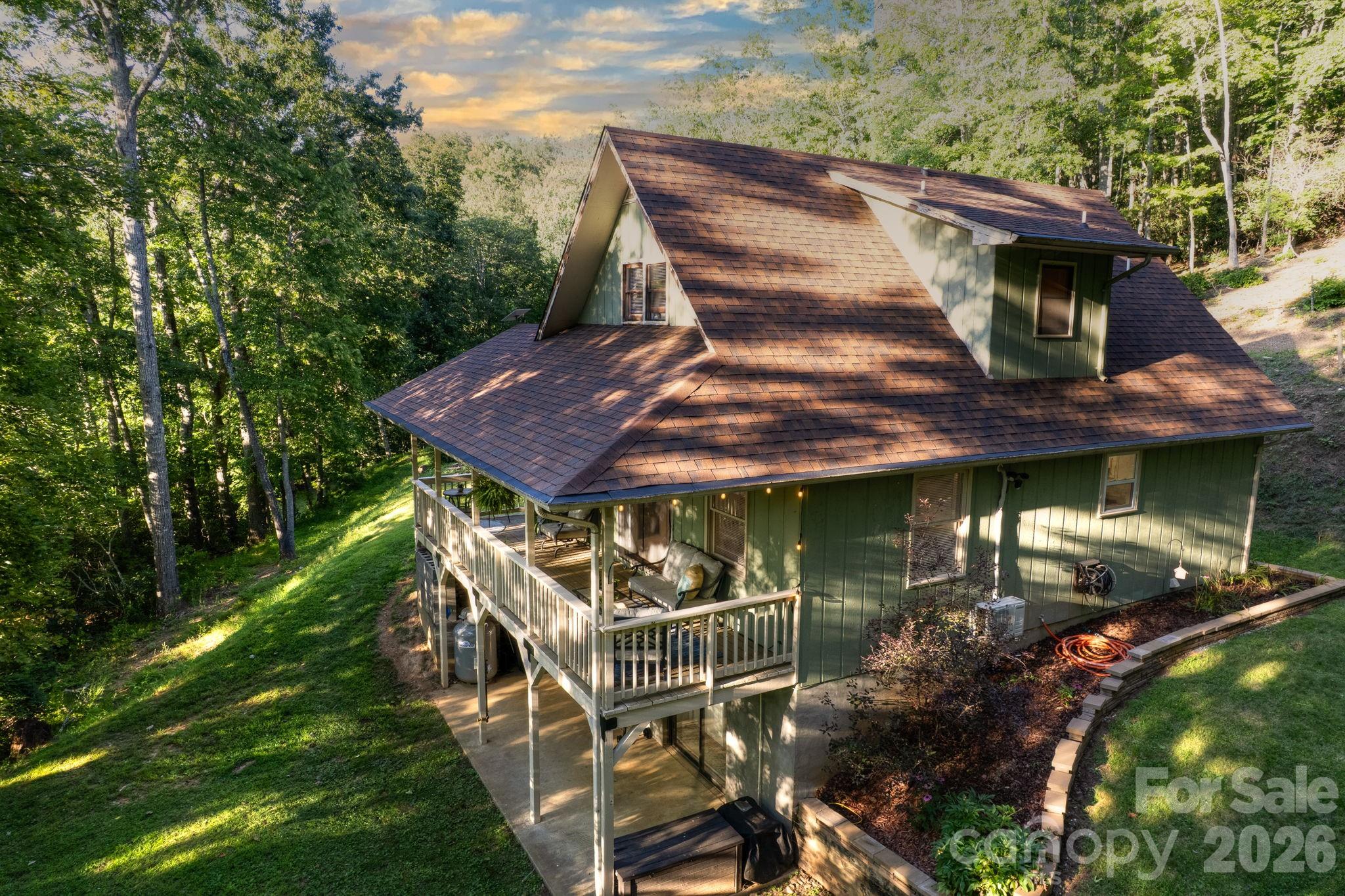 426 Meadowood Lane — Burnsville
