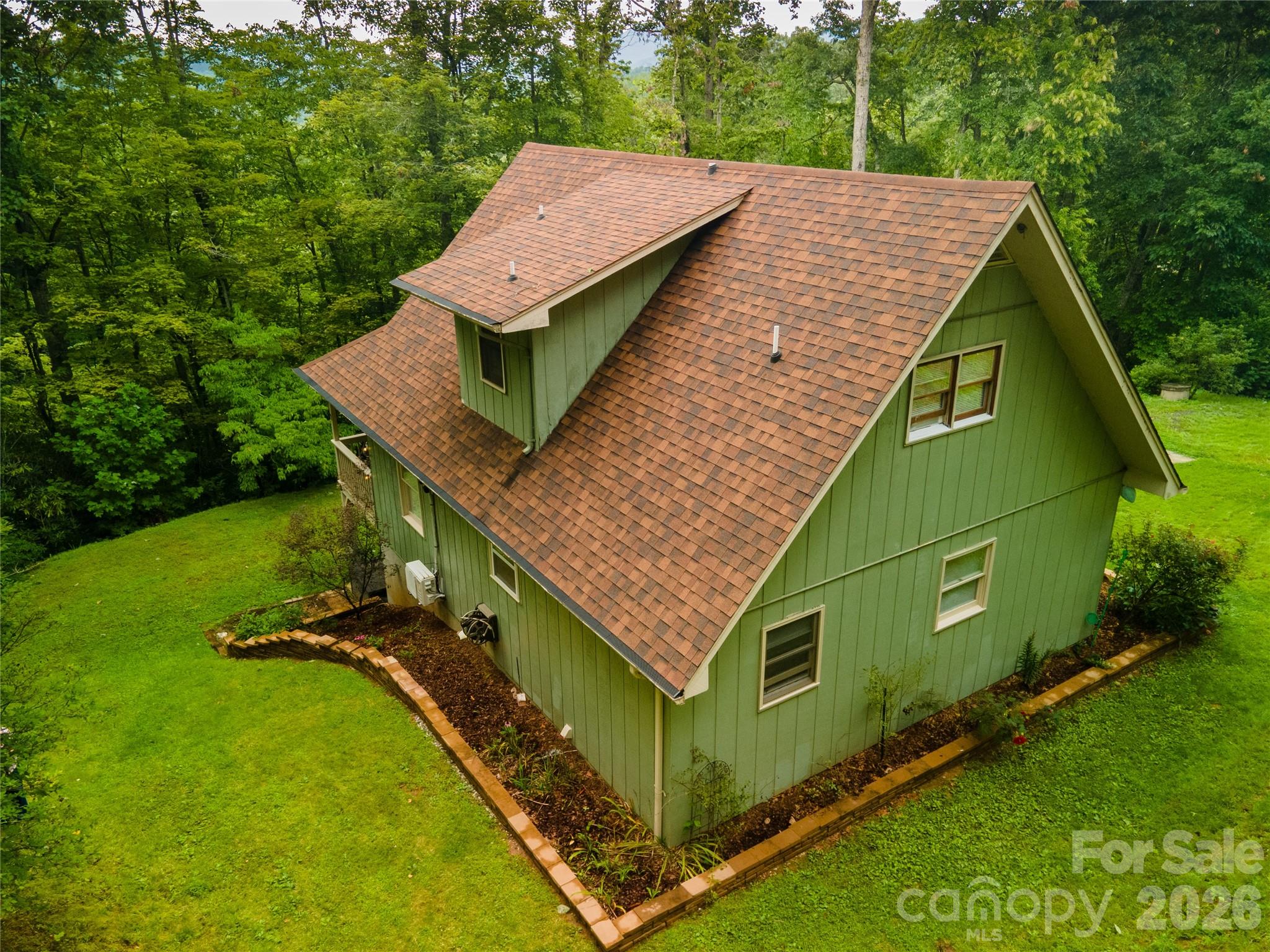 426 Meadowood Lane — Burnsville