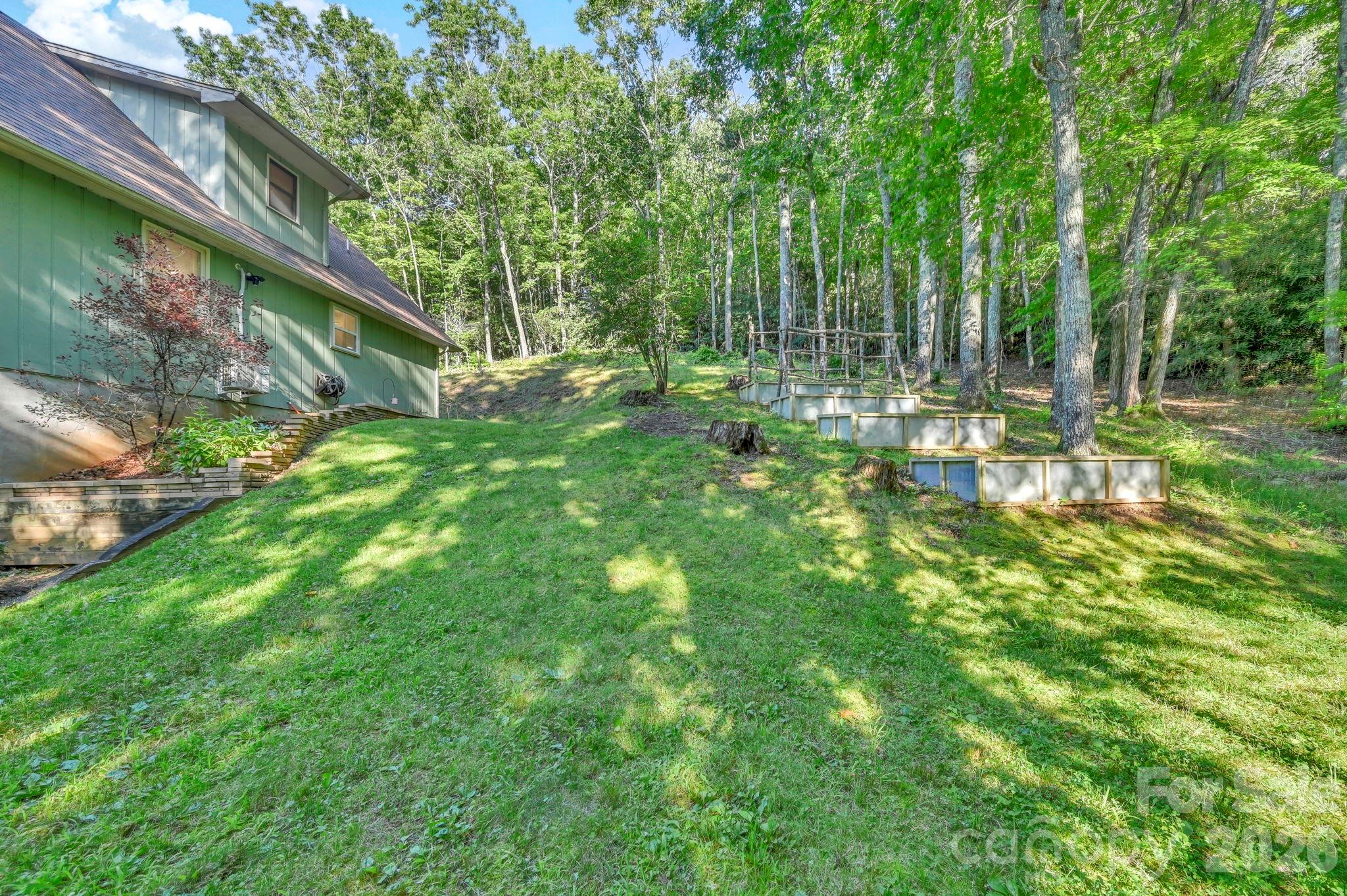426 Meadowood Lane — Burnsville