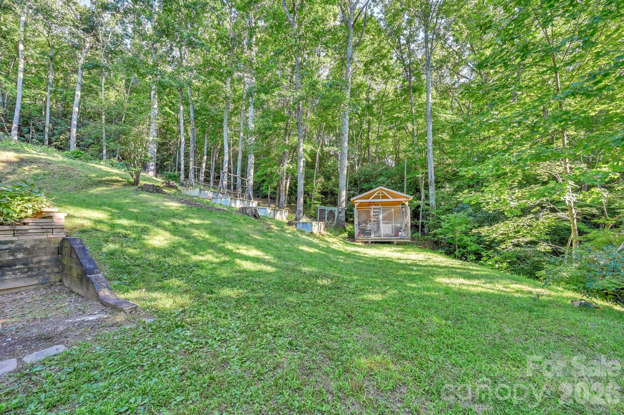 426 Meadowood Lane — Burnsville