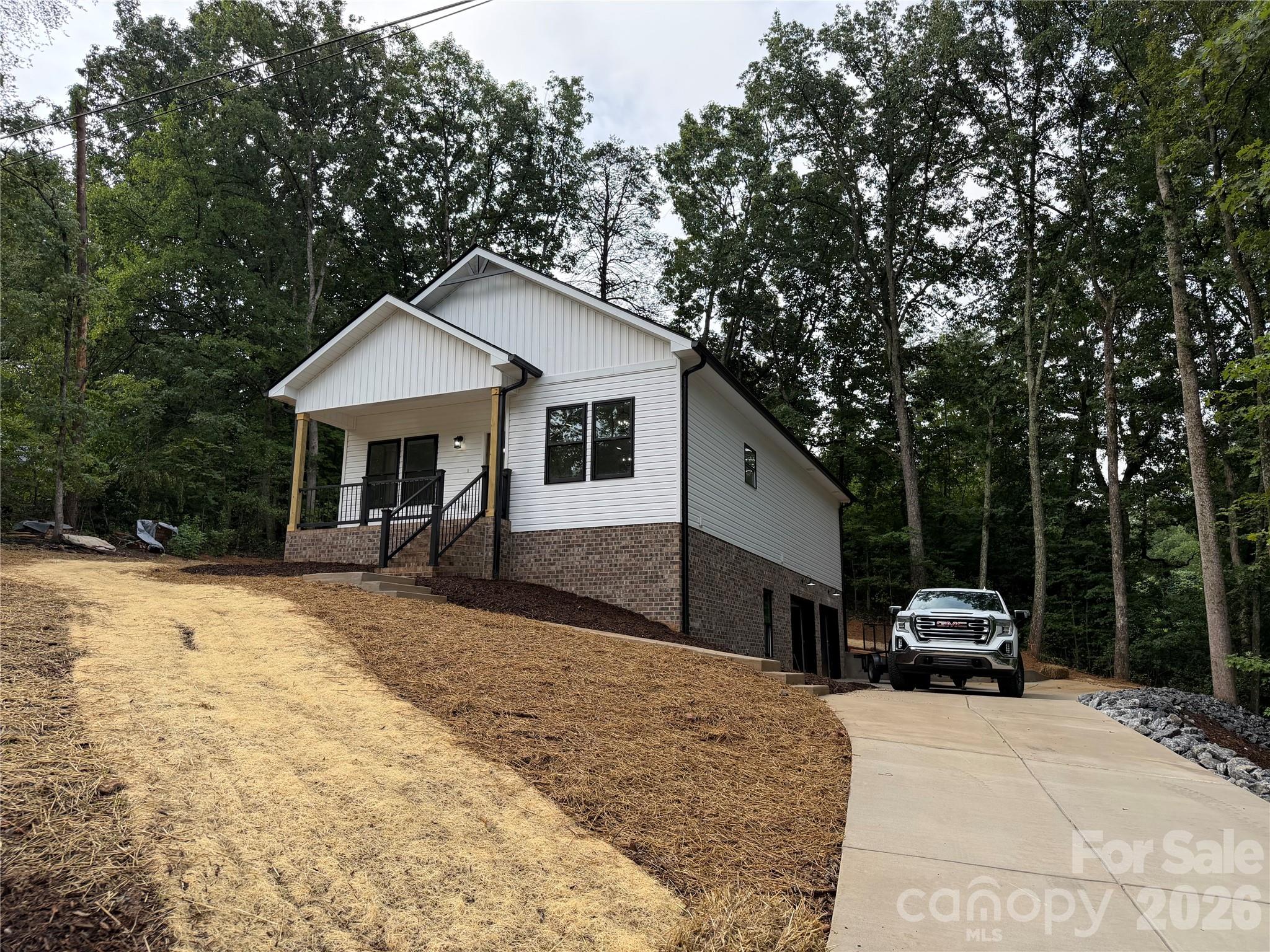 1135 Pinebrook Avenue SE — Valdese