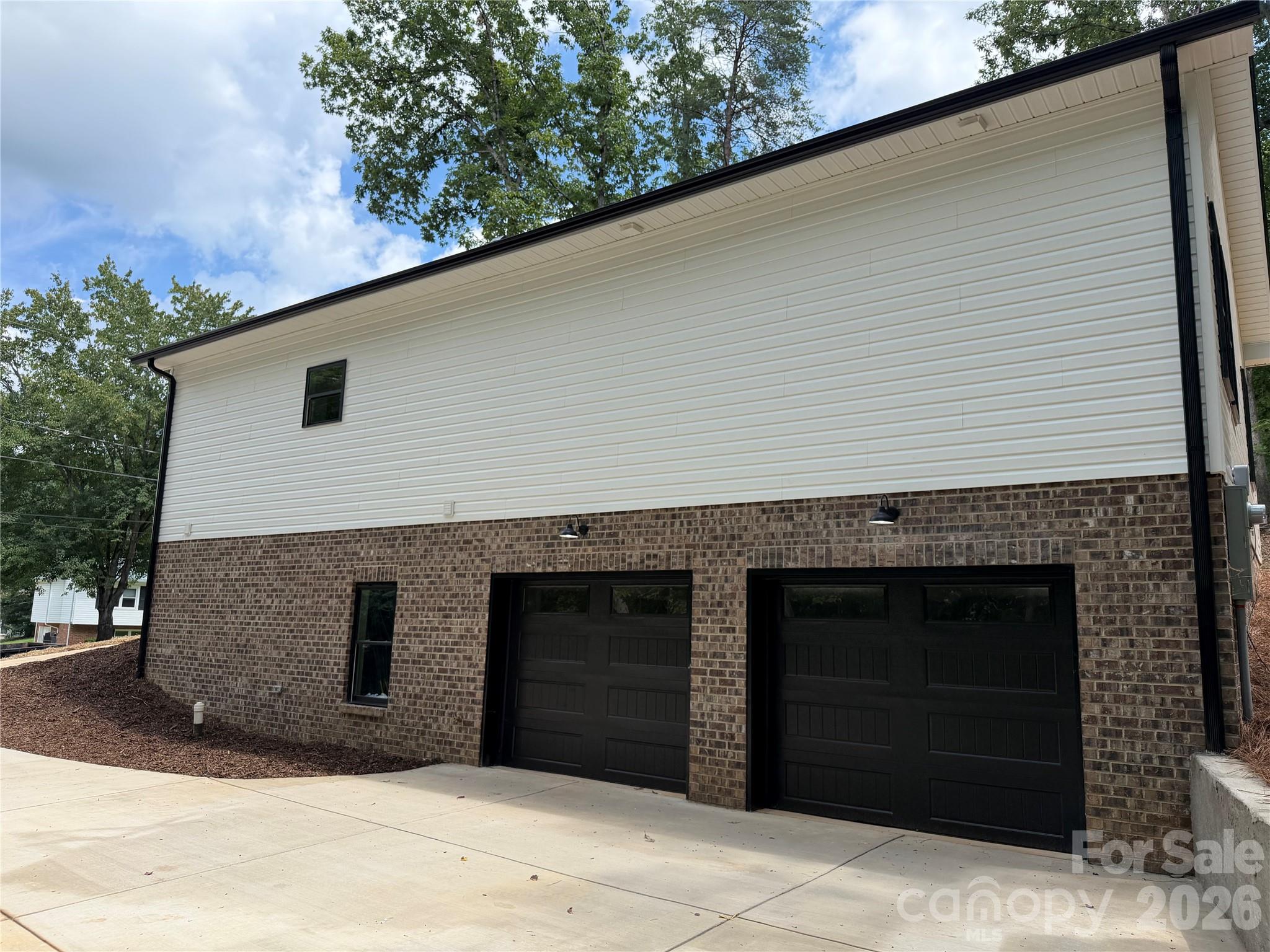 1135 Pinebrook Avenue SE — Valdese