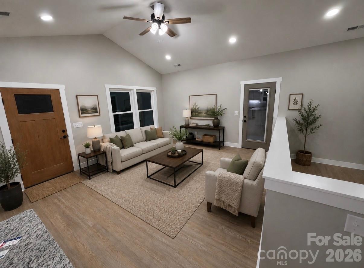 1135 Pinebrook Avenue SE — Valdese
