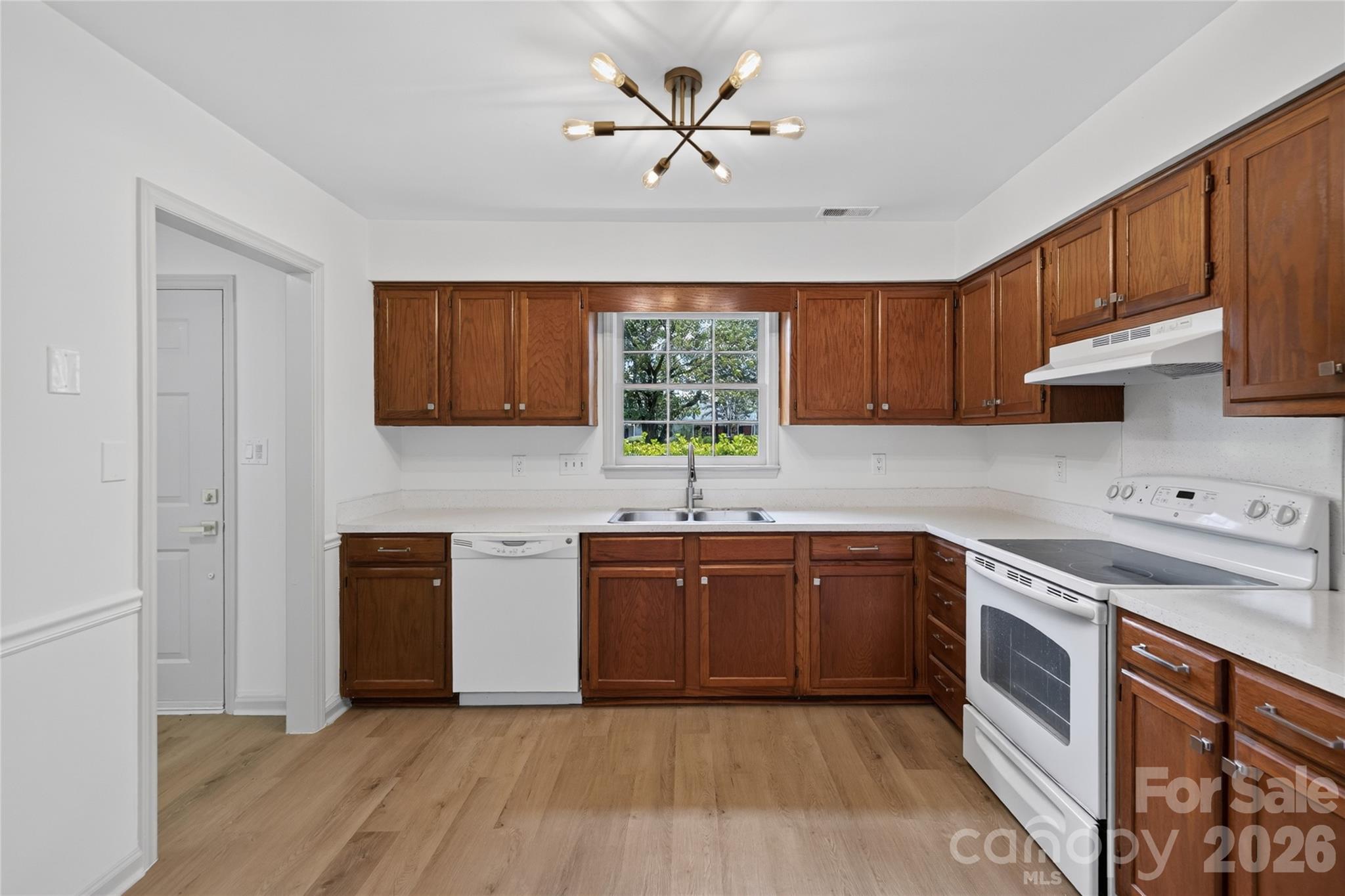 8314 Chippenham Lane — Charlotte