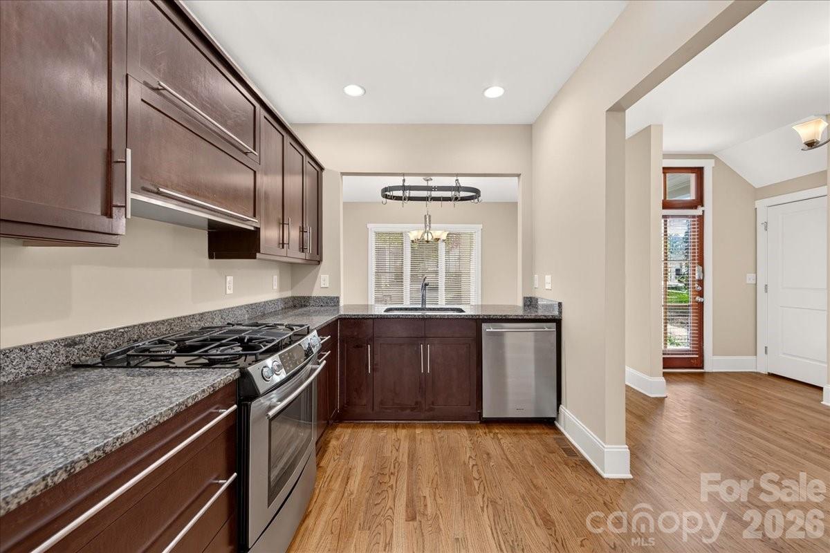 729 Charles Avenue — Charlotte