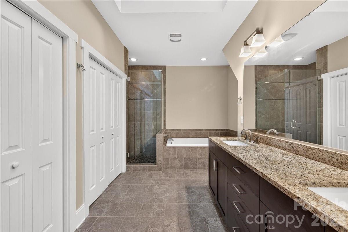 729 Charles Avenue — Charlotte