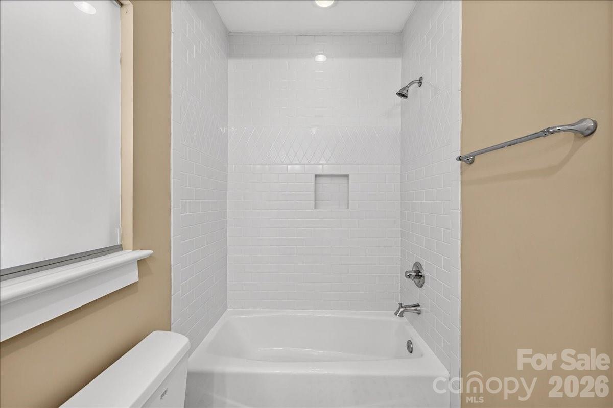 729 Charles Avenue — Charlotte