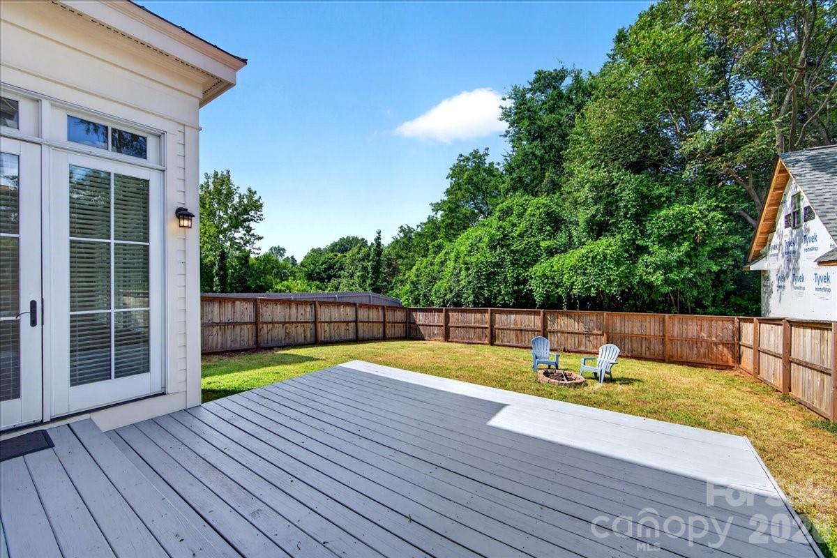 729 Charles Avenue — Charlotte