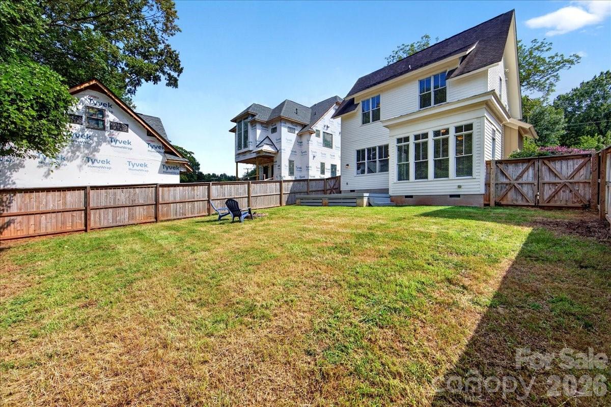 729 Charles Avenue — Charlotte