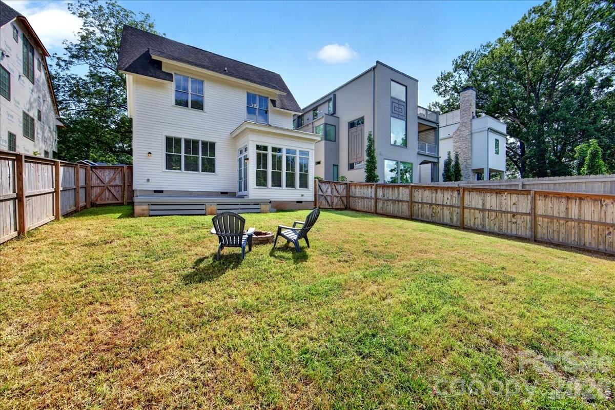 729 Charles Avenue — Charlotte