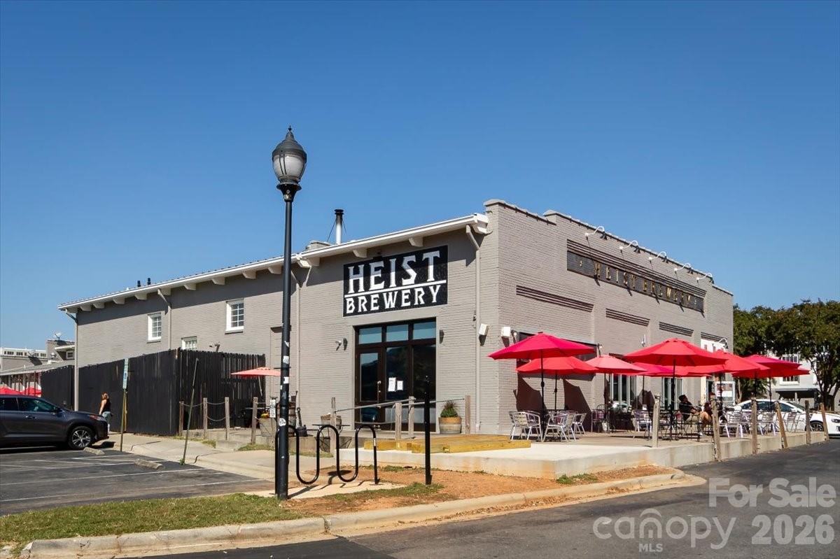 729 Charles Avenue — Charlotte