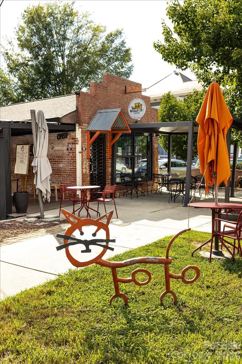729 Charles Avenue — Charlotte