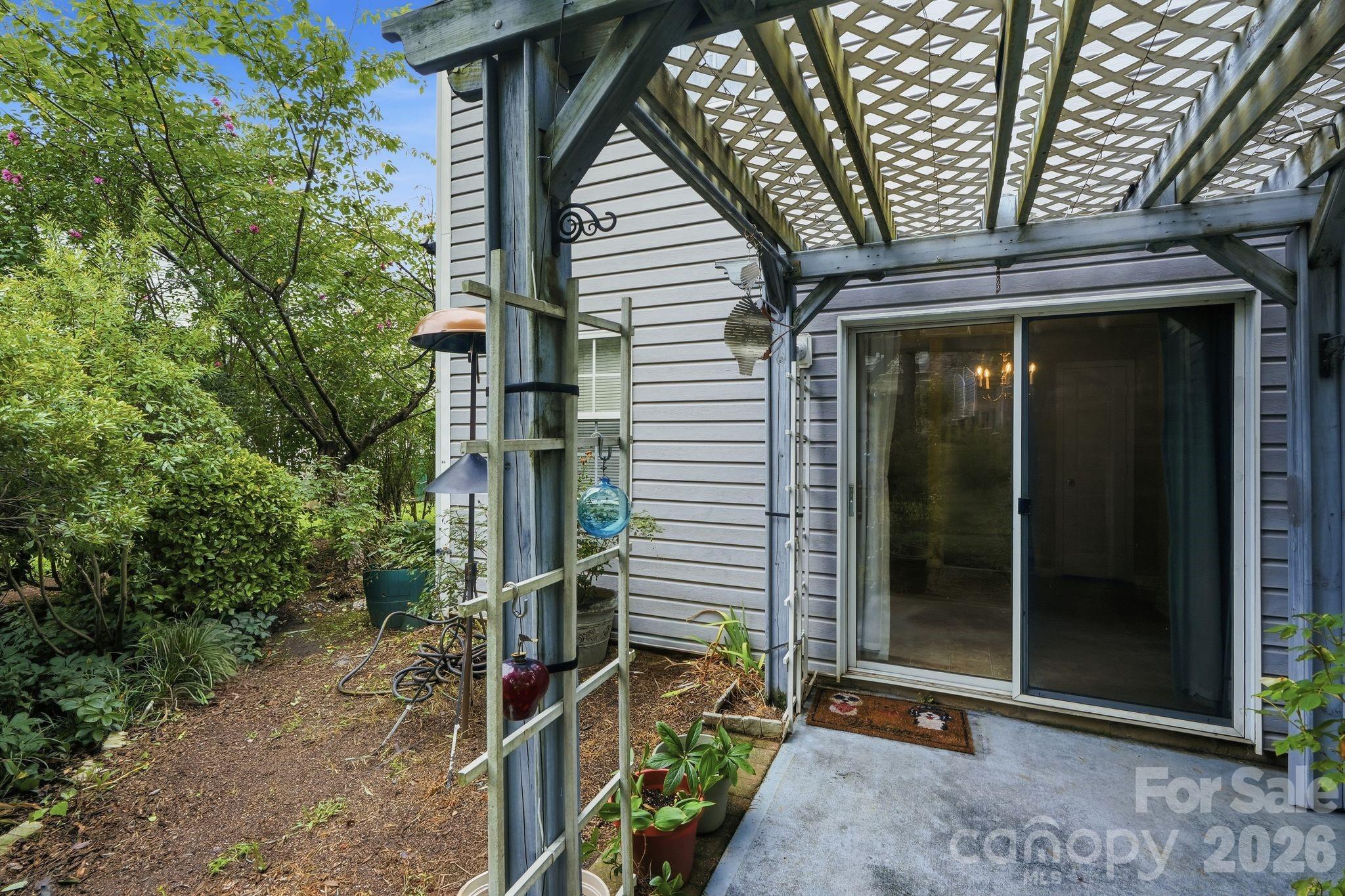 636 Emerald Cove Drive — Charlotte