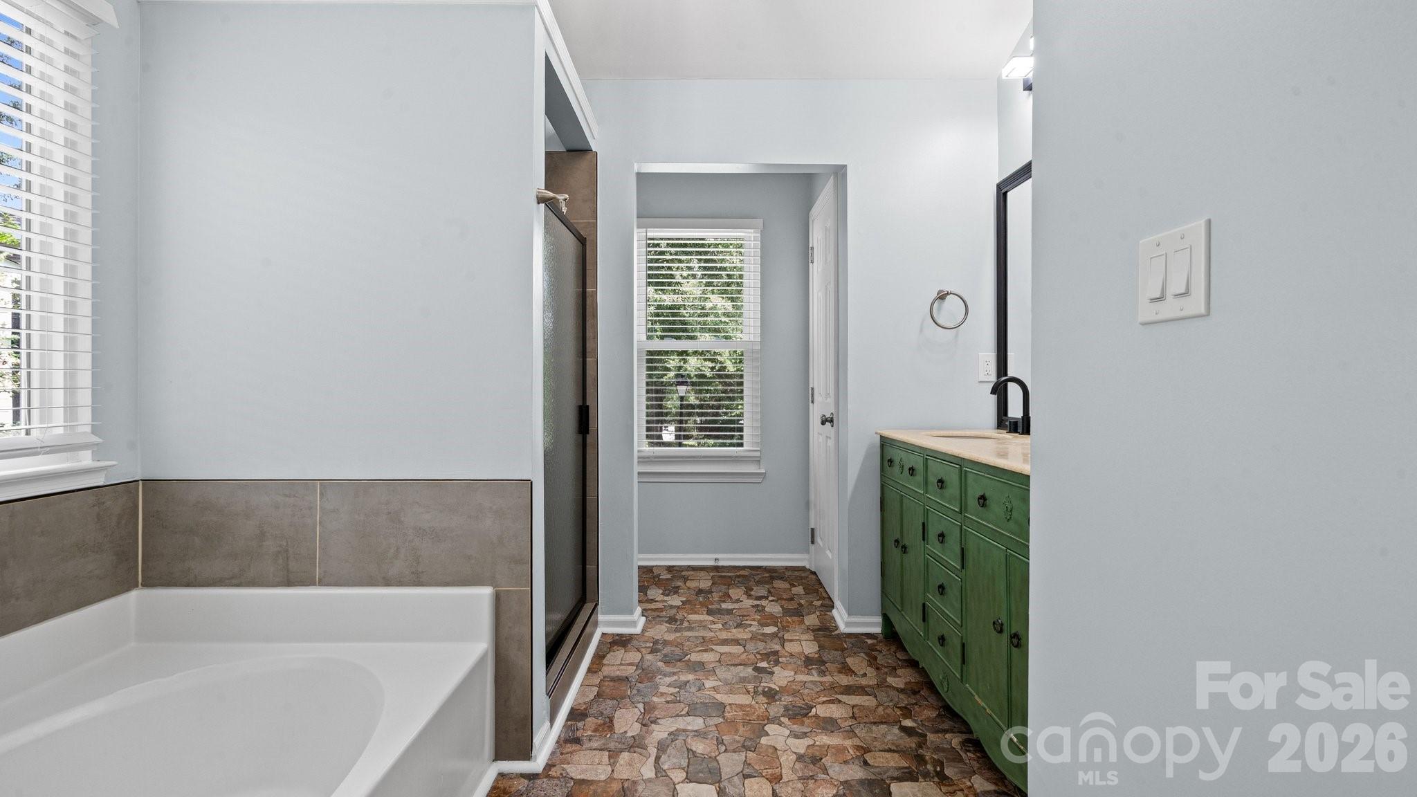 7602 Wynstone Circle — Huntersville