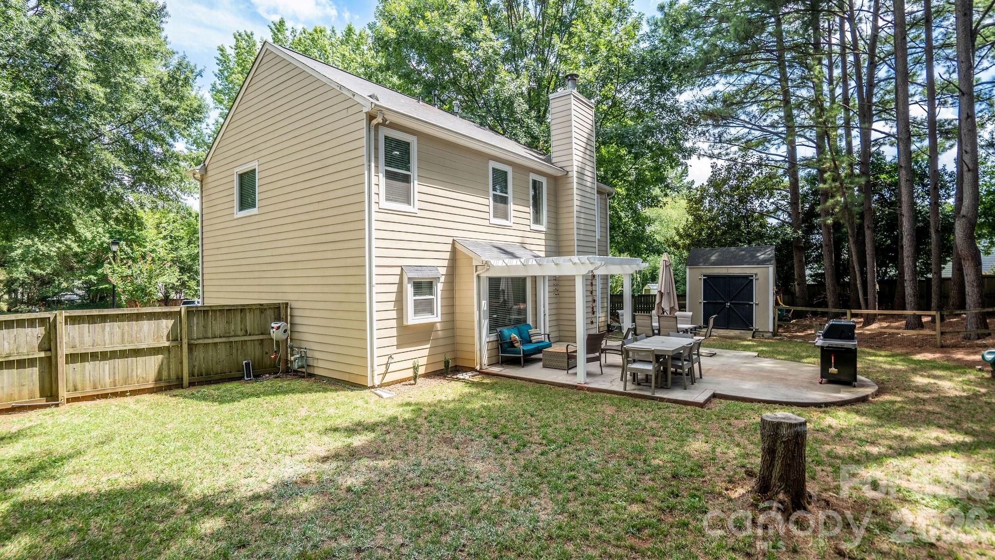 7602 Wynstone Circle — Huntersville