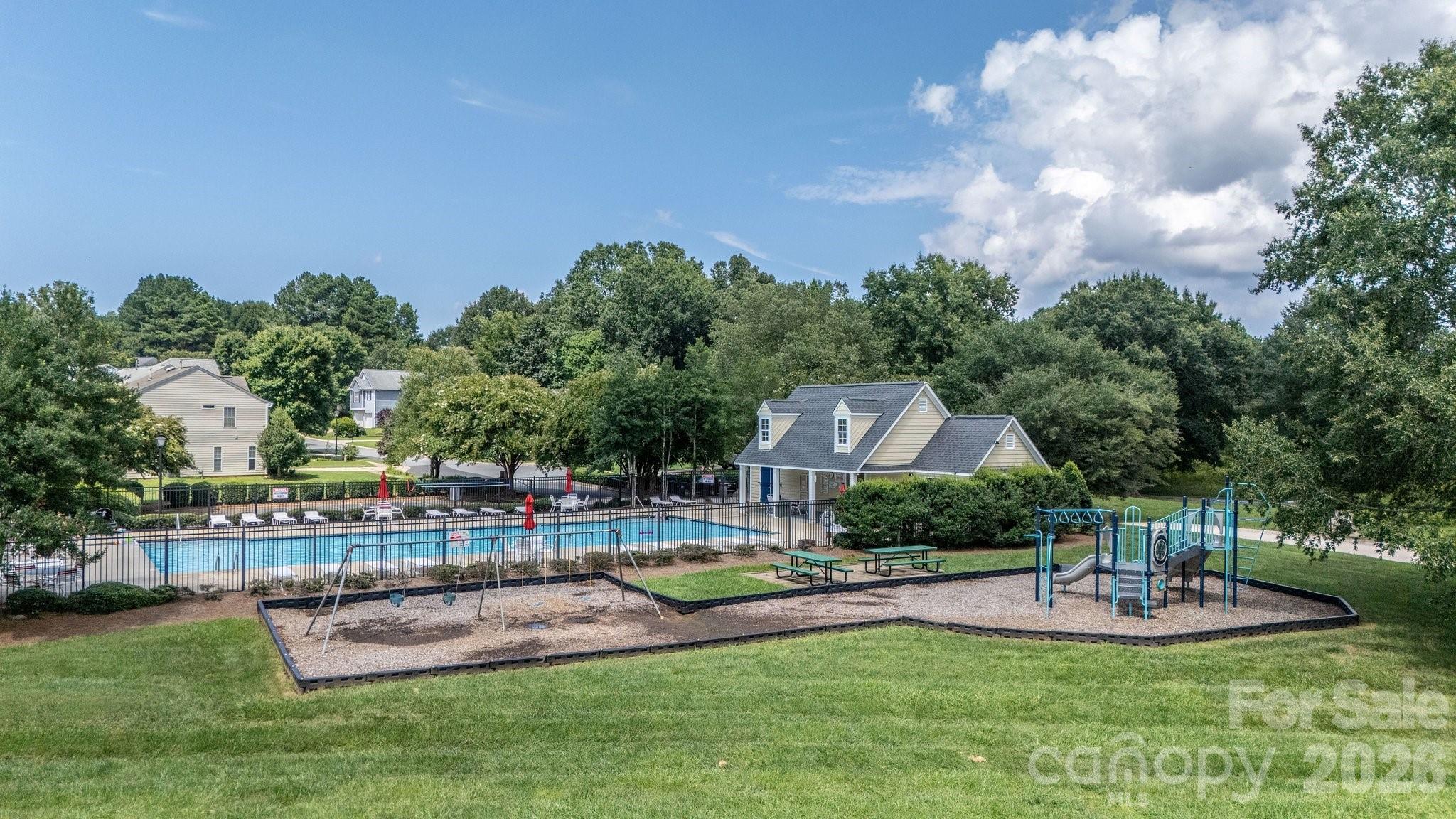 7602 Wynstone Circle — Huntersville