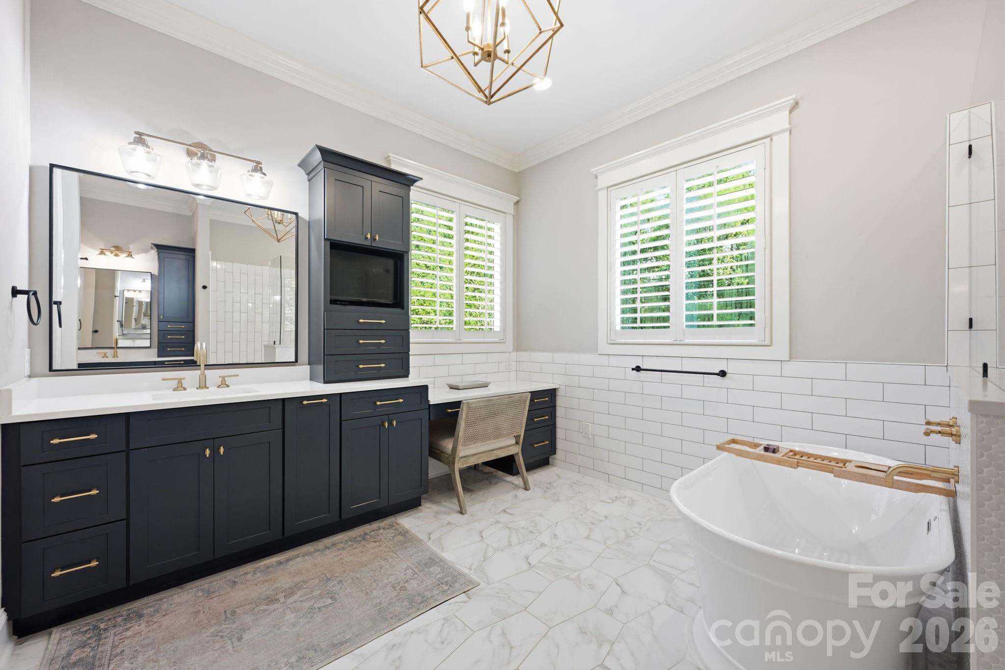 121 E Callicutt Trail — Mooresville