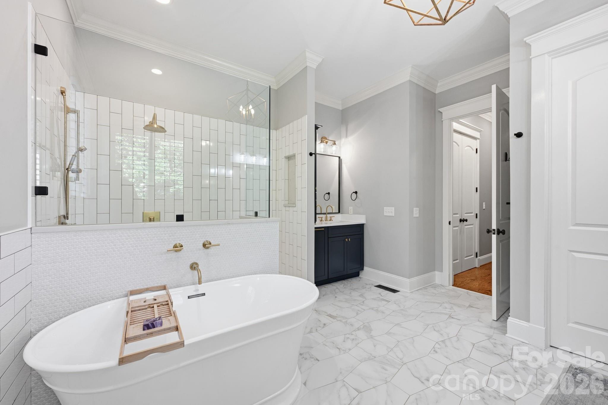 121 E Callicutt Trail — Mooresville
