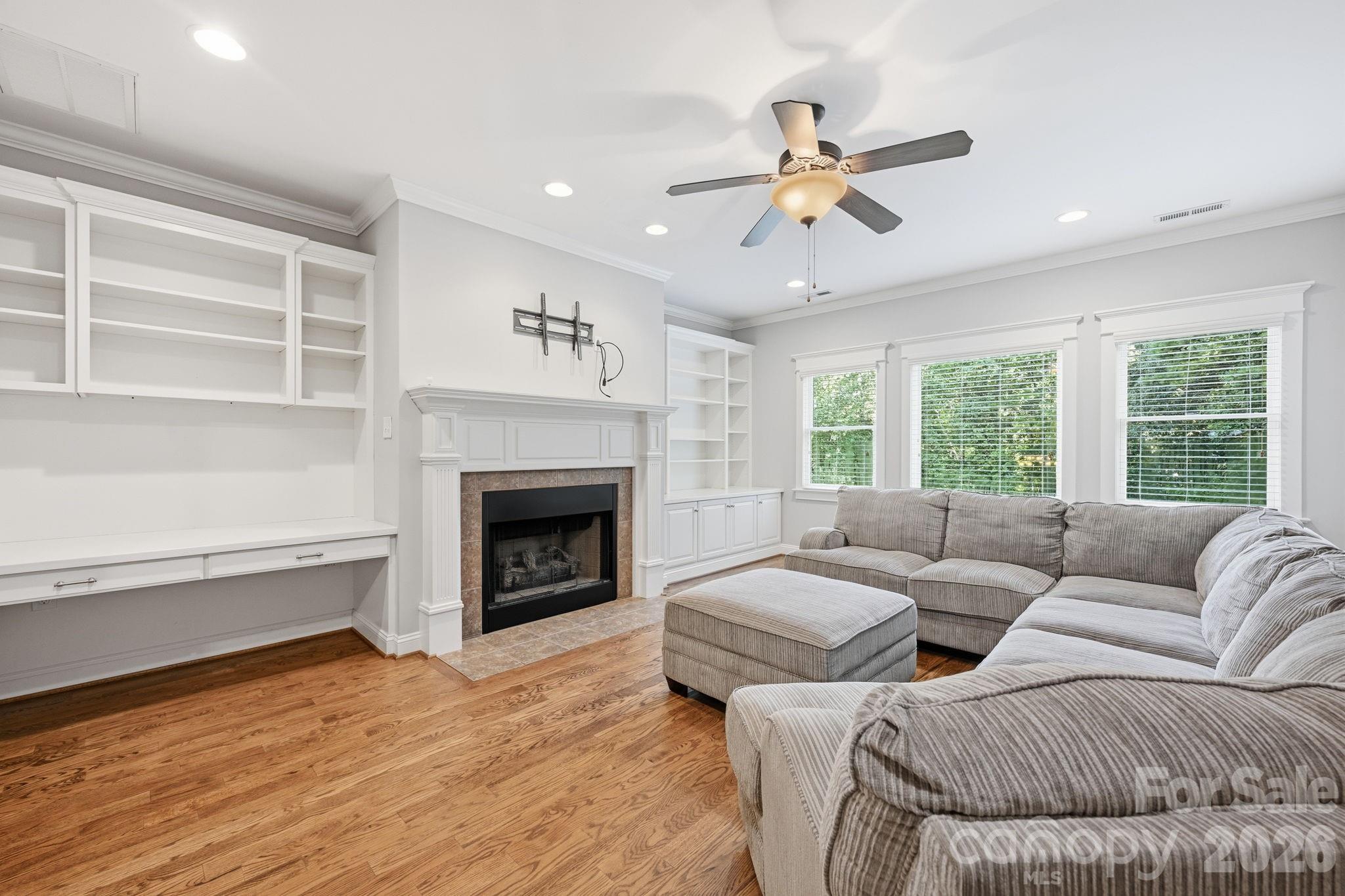 121 E Callicutt Trail — Mooresville