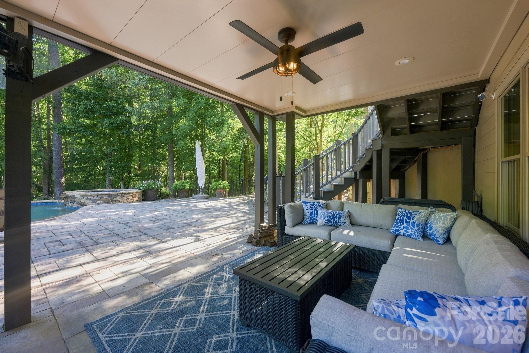 121 E Callicutt Trail — Mooresville