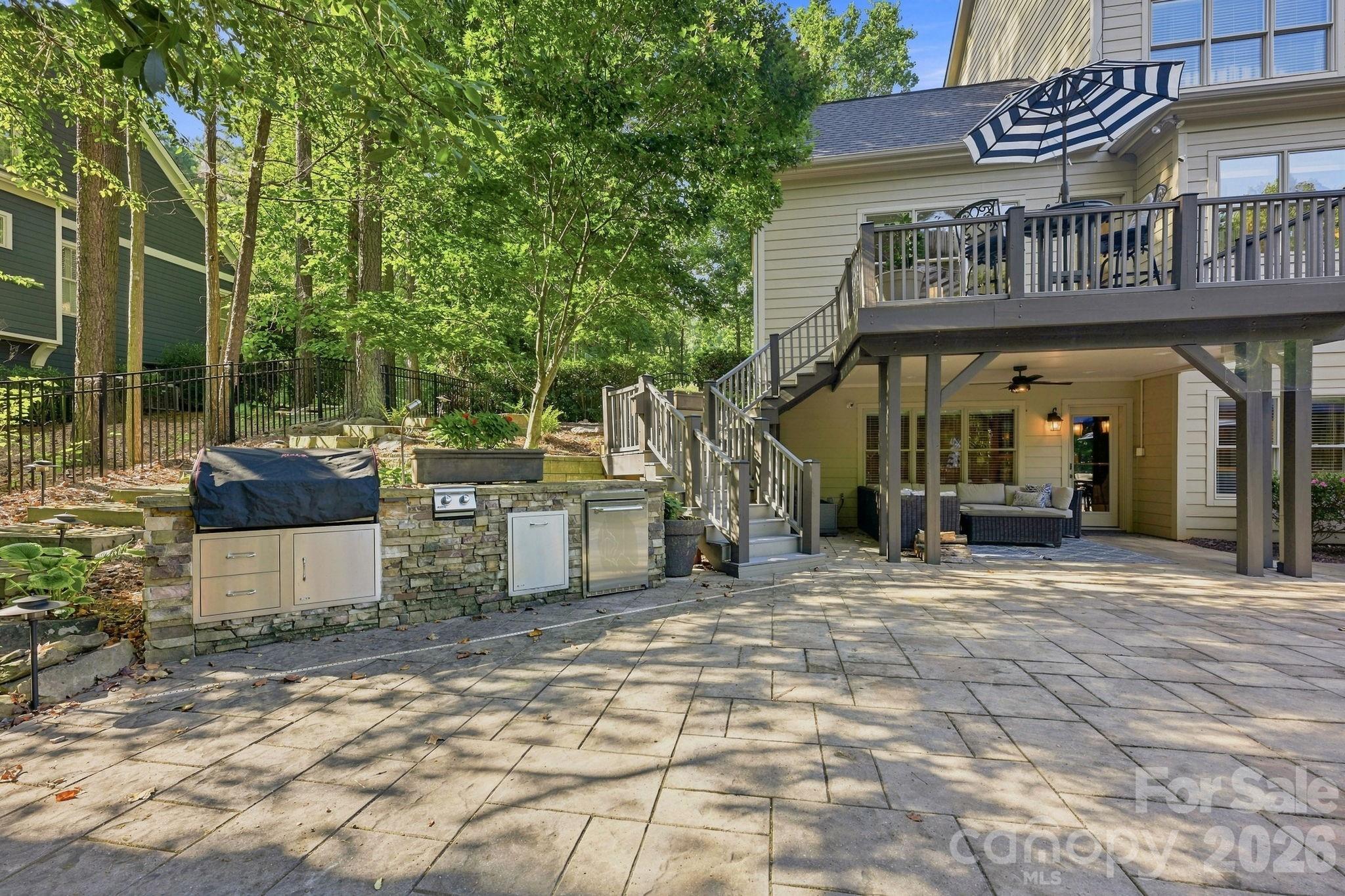 121 E Callicutt Trail — Mooresville