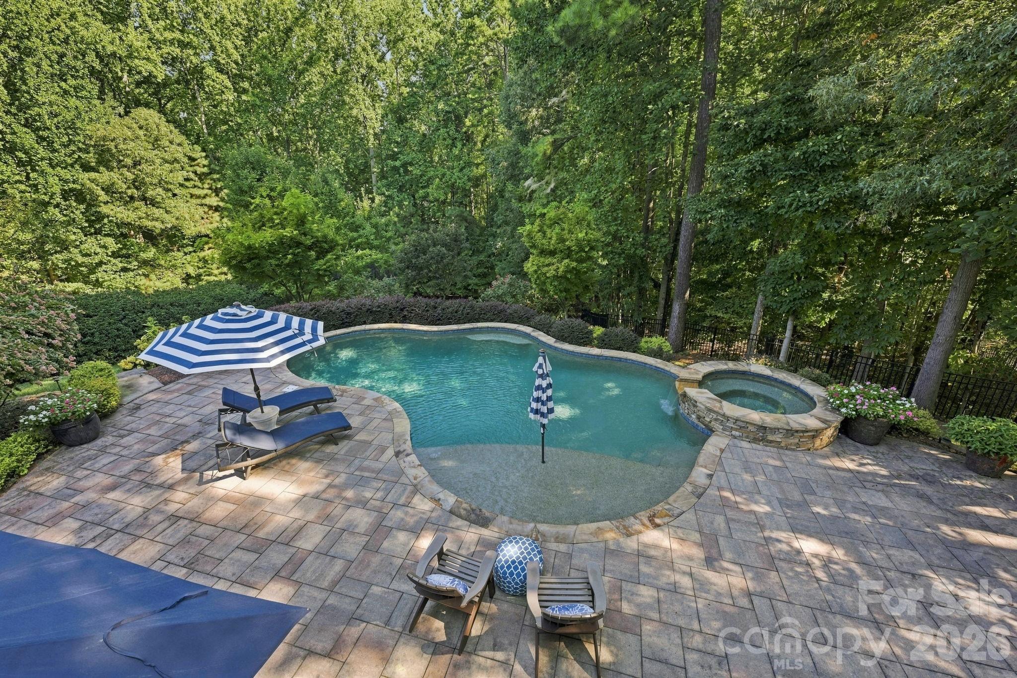 121 E Callicutt Trail — Mooresville