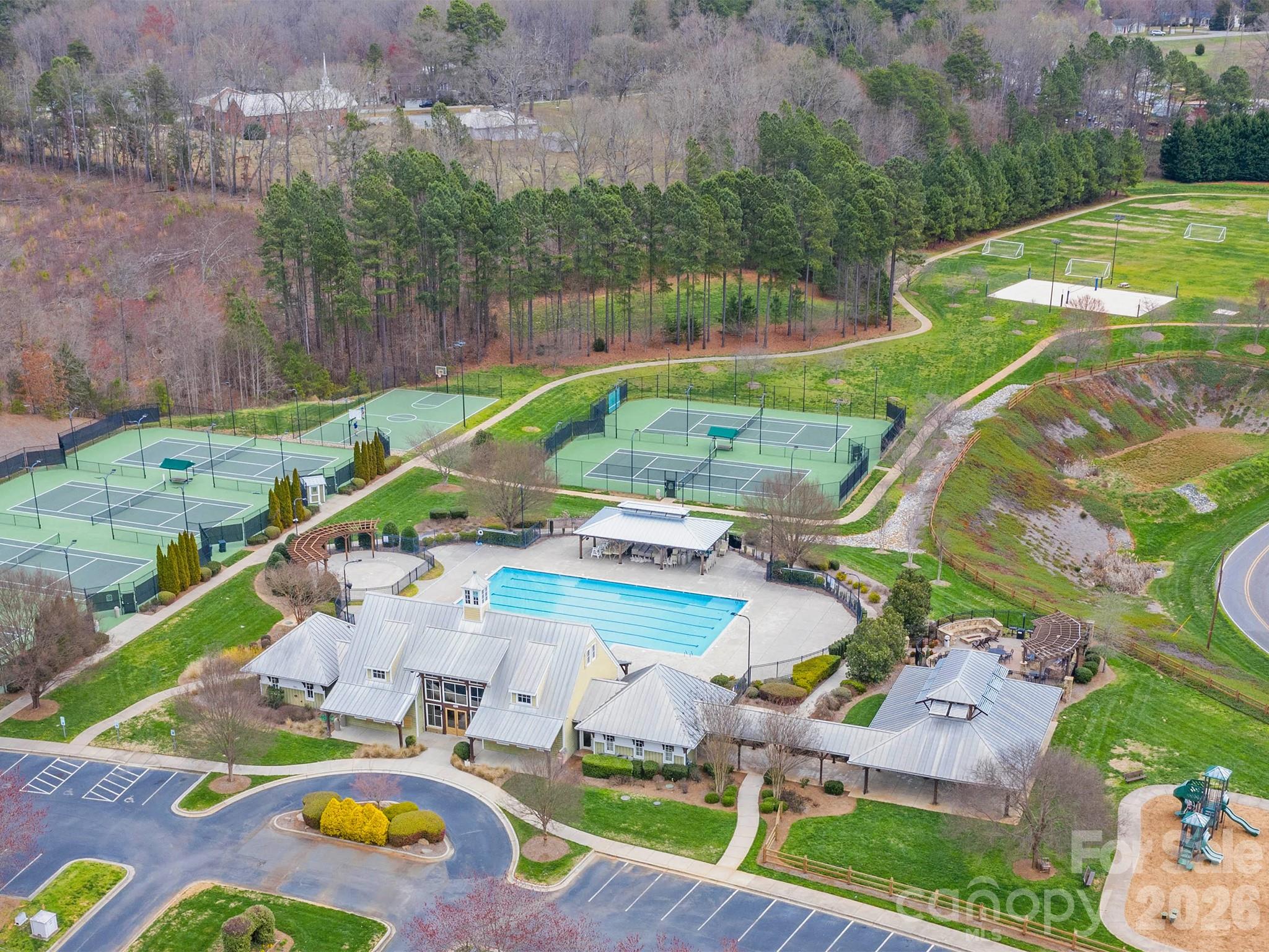 121 E Callicutt Trail — Mooresville