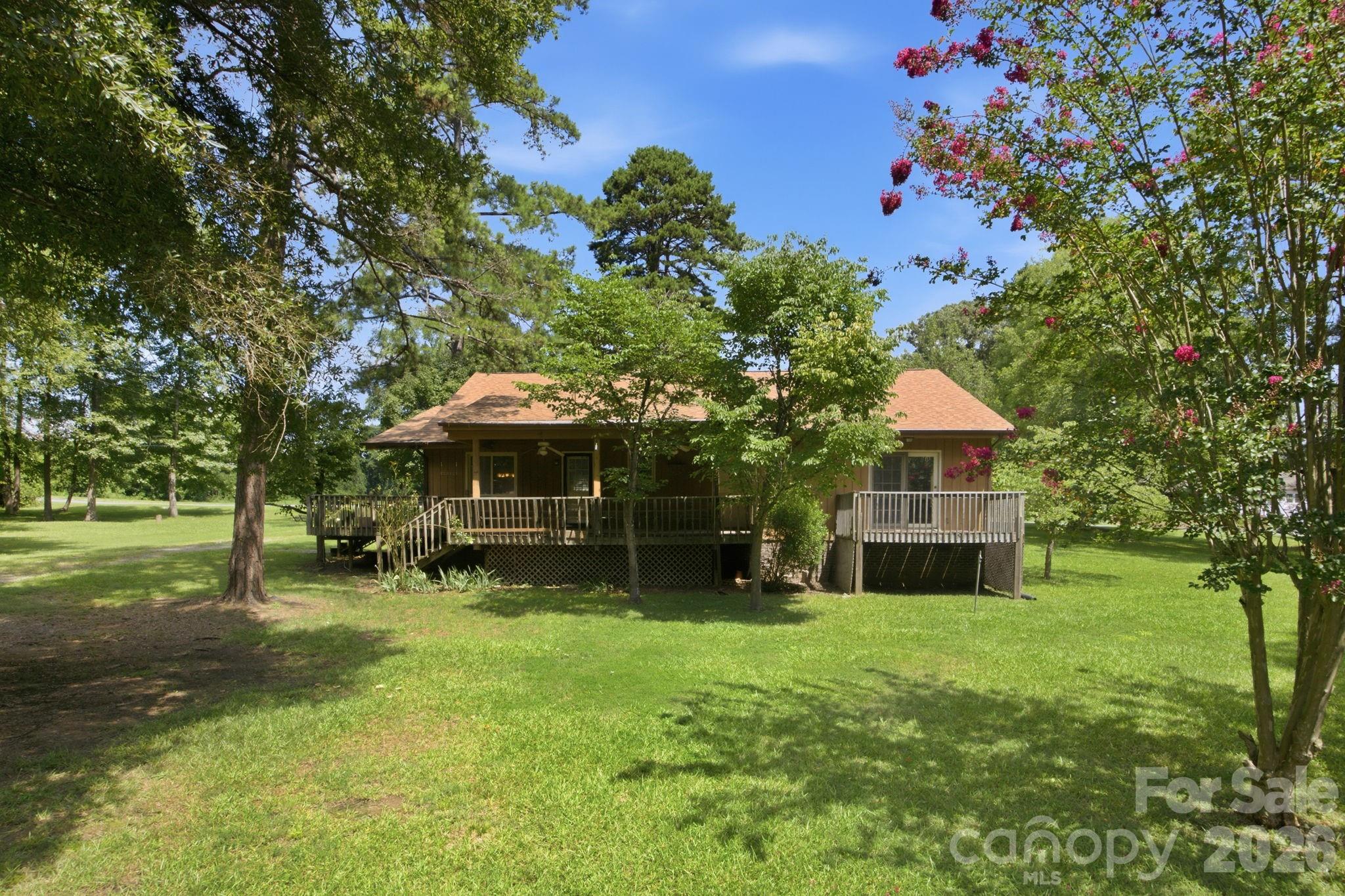 8016 Hedrick Circle — Huntersville