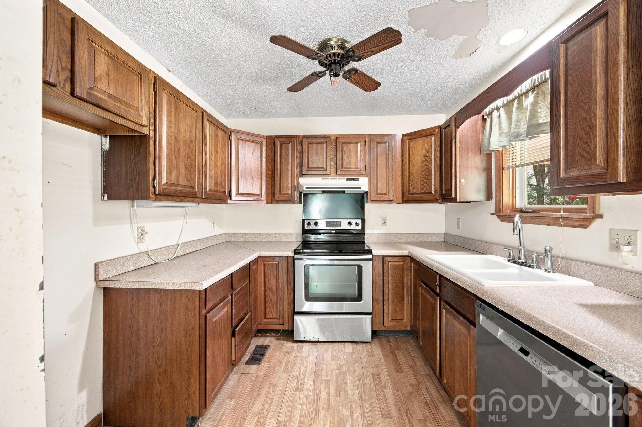 8016 Hedrick Circle — Huntersville