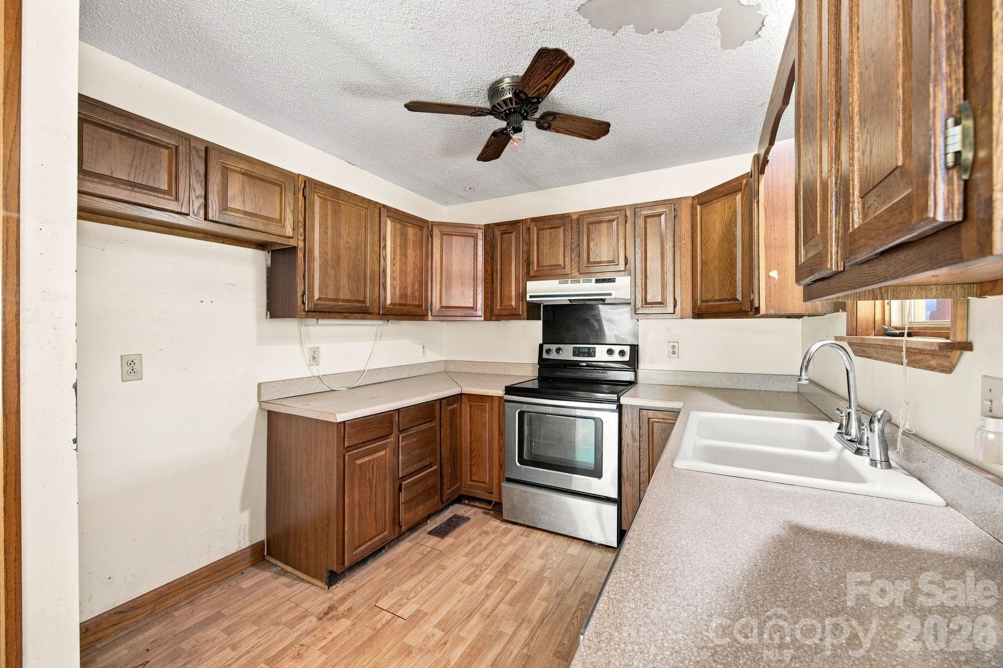 8016 Hedrick Circle — Huntersville