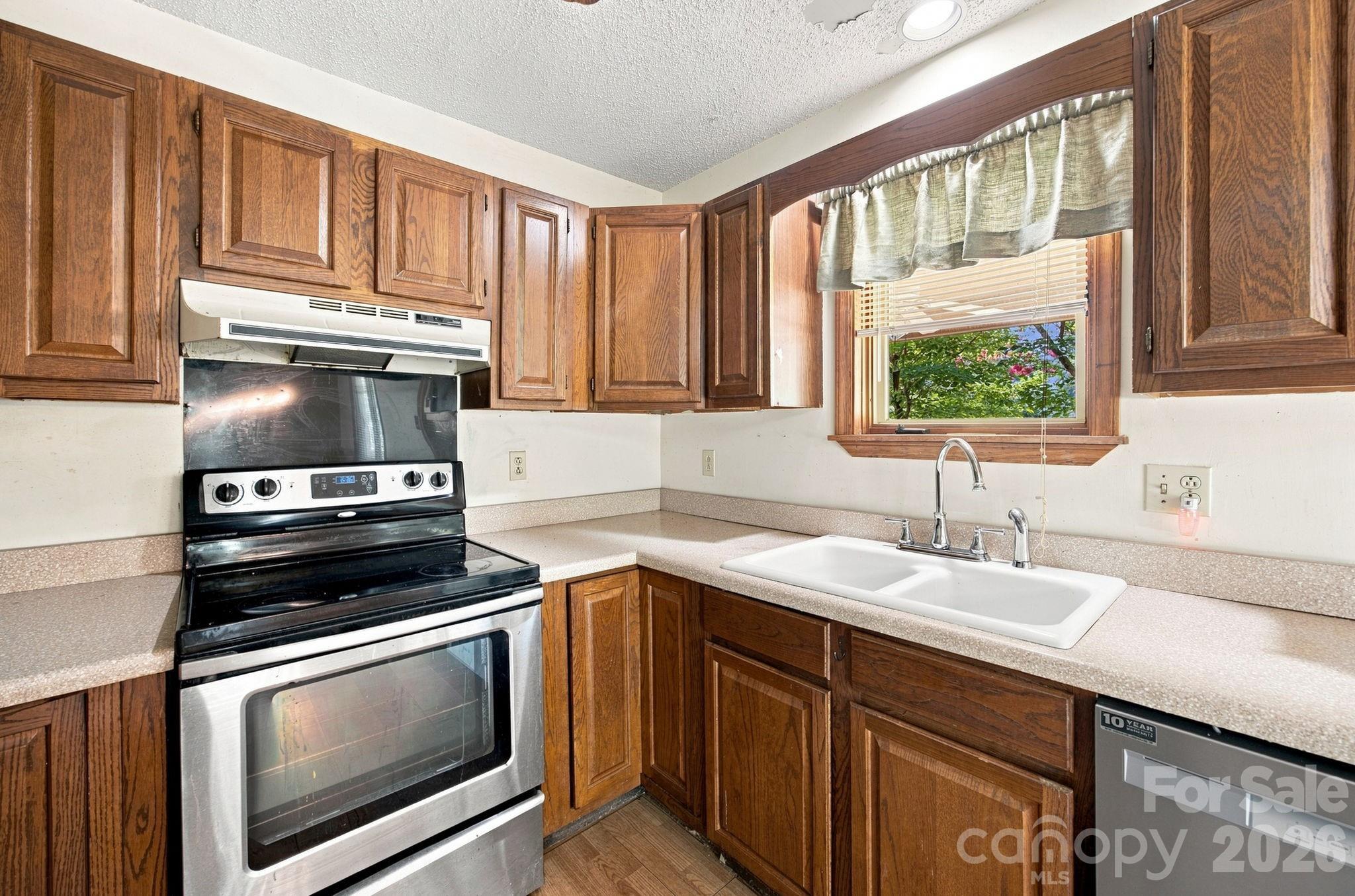 8016 Hedrick Circle — Huntersville