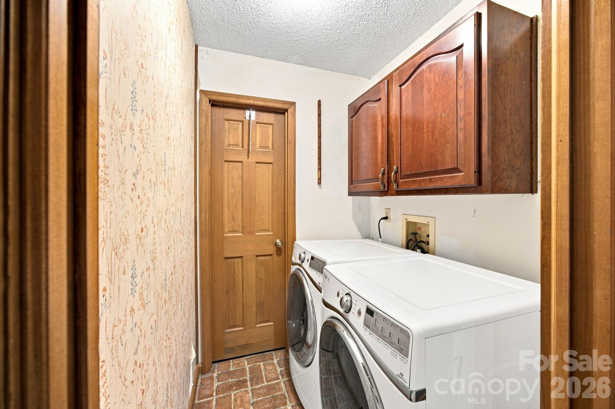 8016 Hedrick Circle — Huntersville