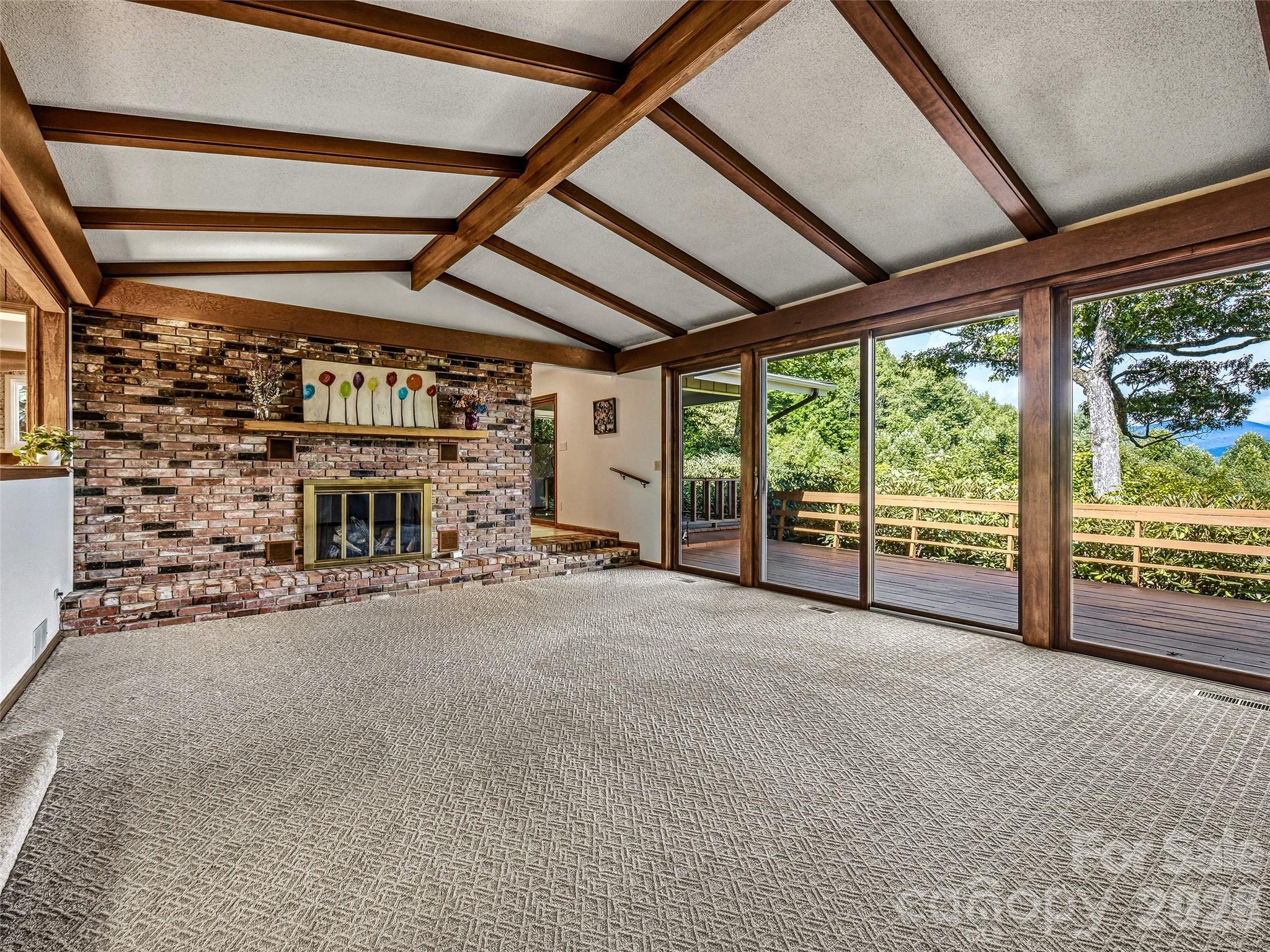 252 Middlemount Road — Pisgah Forest