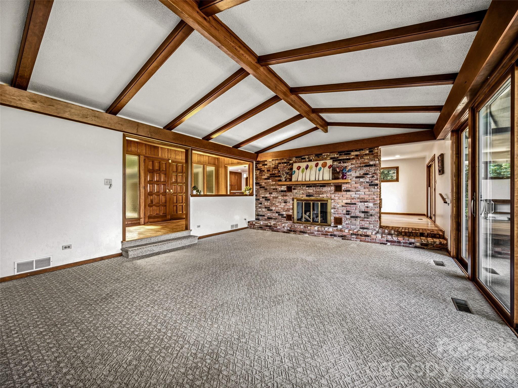 252 Middlemount Road — Pisgah Forest