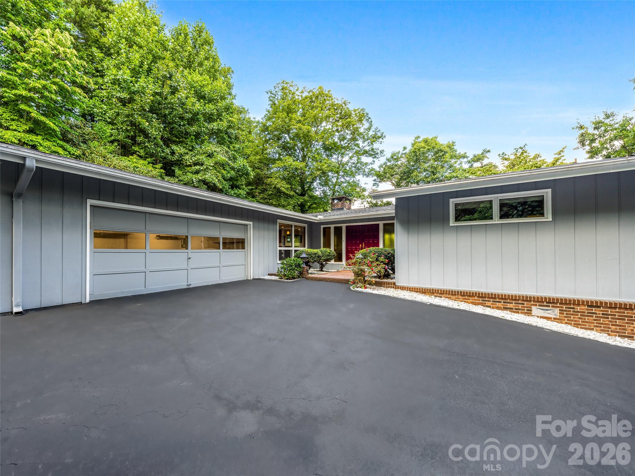 252 Middlemount Road — Pisgah Forest