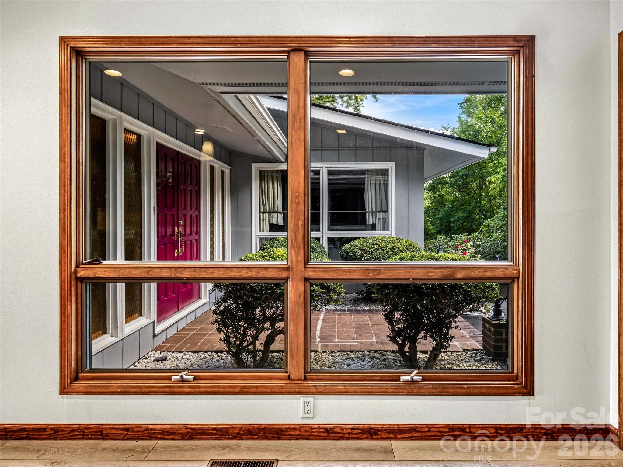 252 Middlemount Road — Pisgah Forest