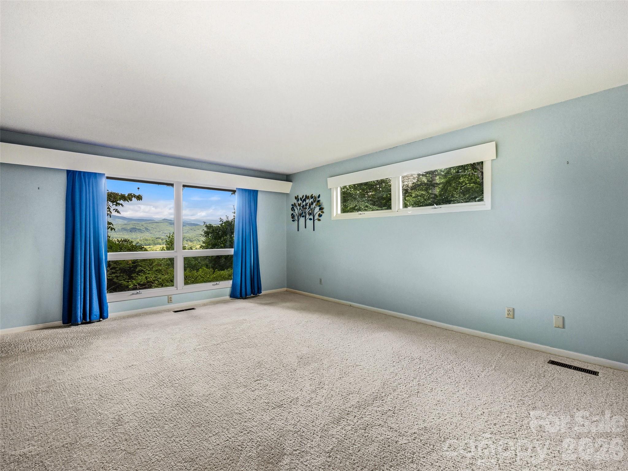 252 Middlemount Road — Pisgah Forest
