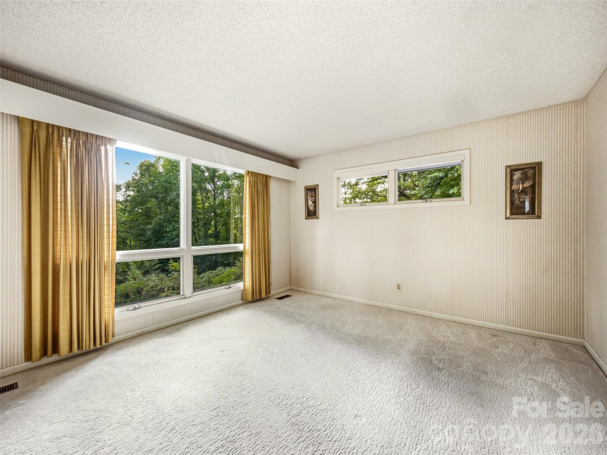 252 Middlemount Road — Pisgah Forest