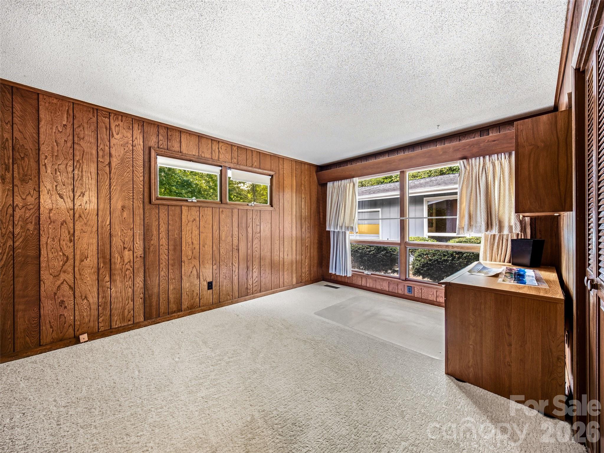 252 Middlemount Road — Pisgah Forest