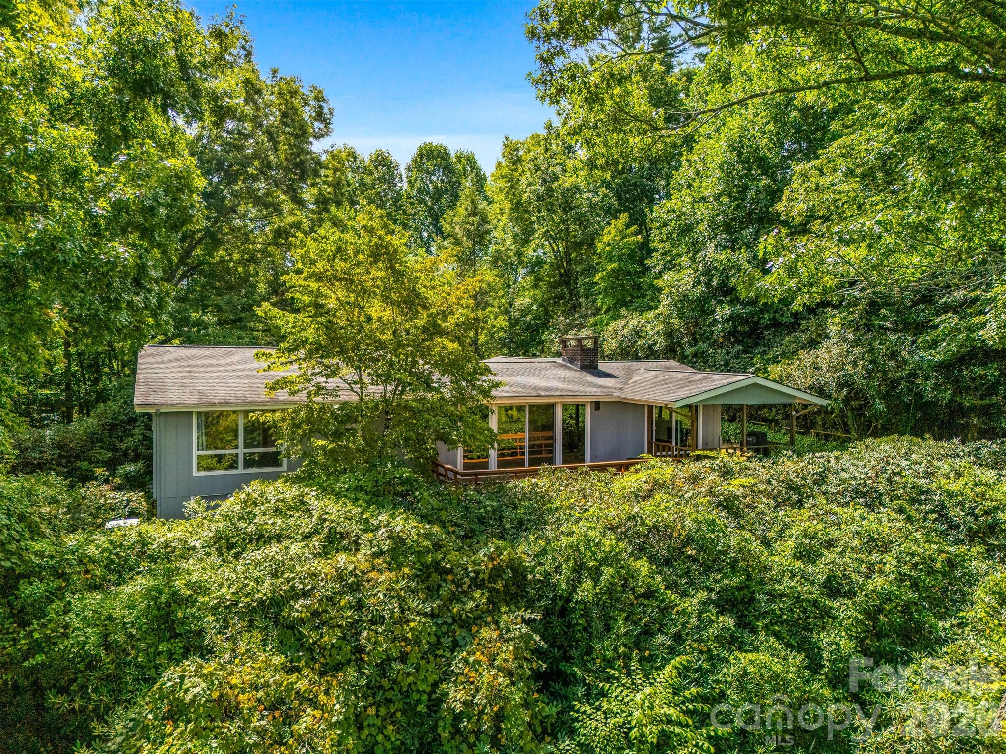 252 Middlemount Road — Pisgah Forest