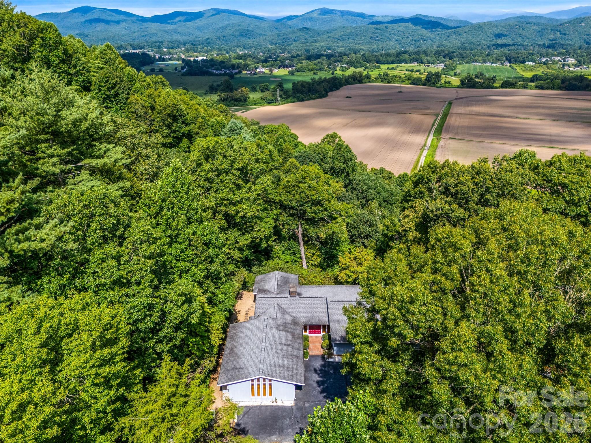 252 Middlemount Road — Pisgah Forest