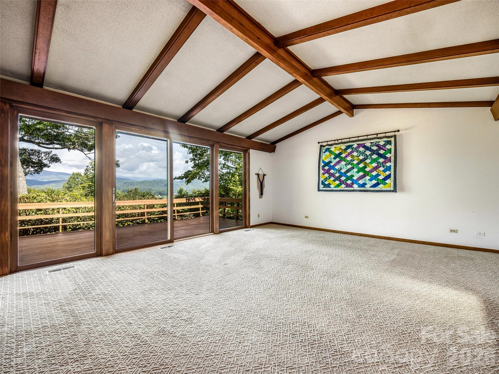 252 Middlemount Road — Pisgah Forest